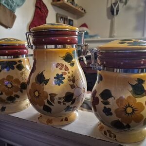 Oneida Sunset Bouquet Ceramic Piece